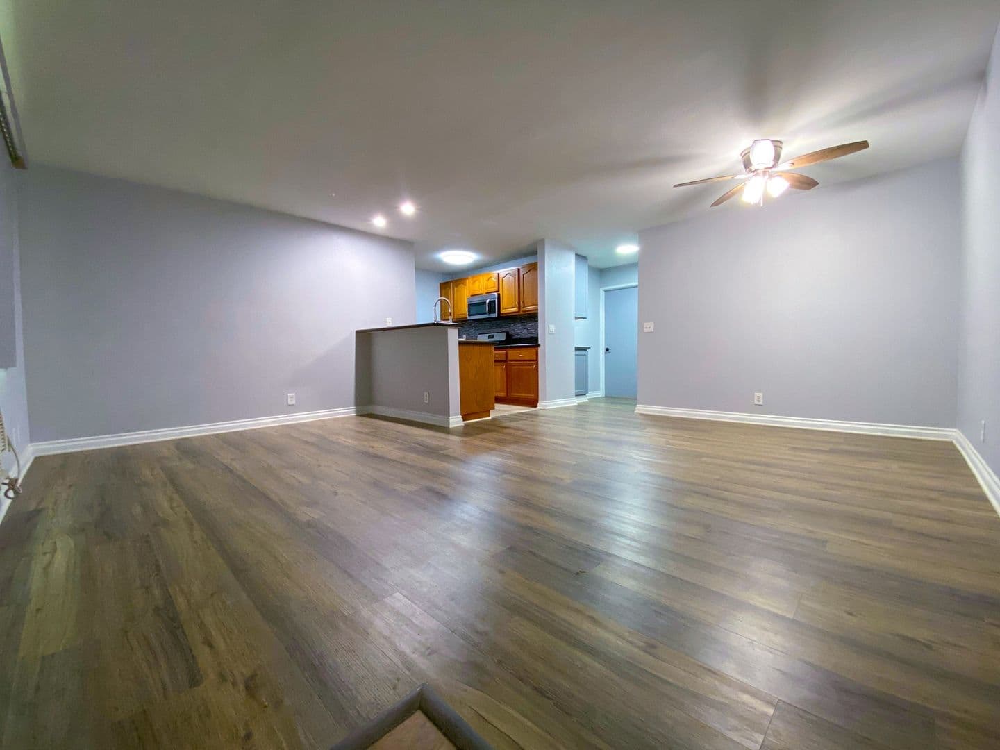 North Hollywood Apartment: 5513 Fulcher Avenue