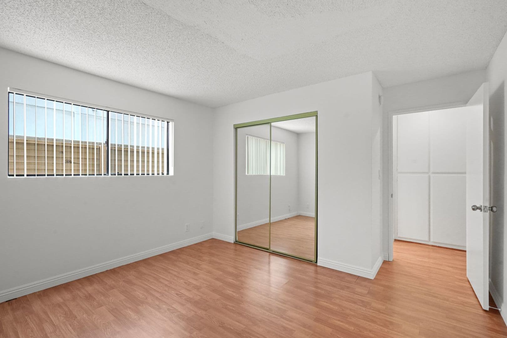 North Hollywood Apartment: 12603 Oxnard Street