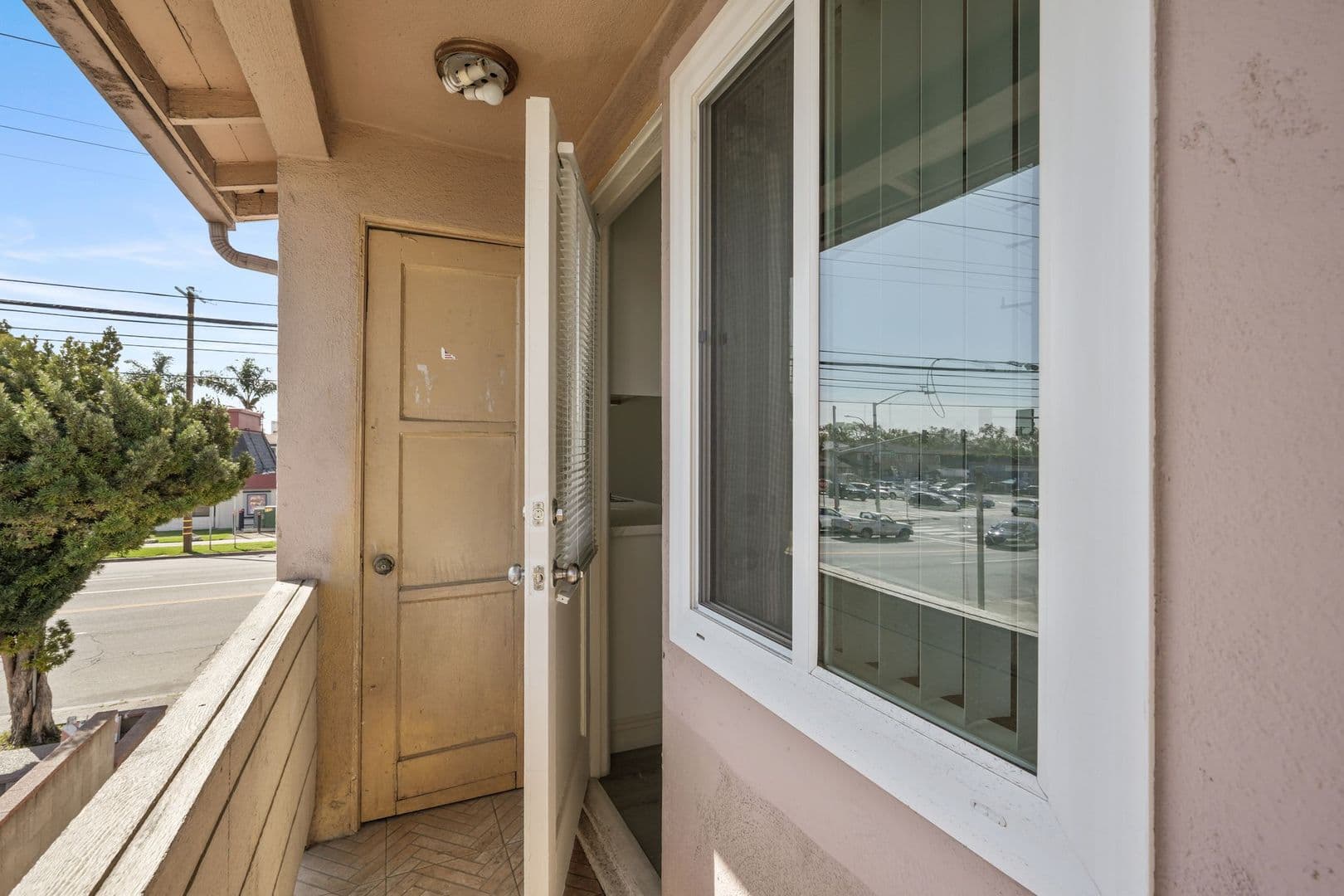 Los Angeles Apartment: 3980-88 Centinela Avenue