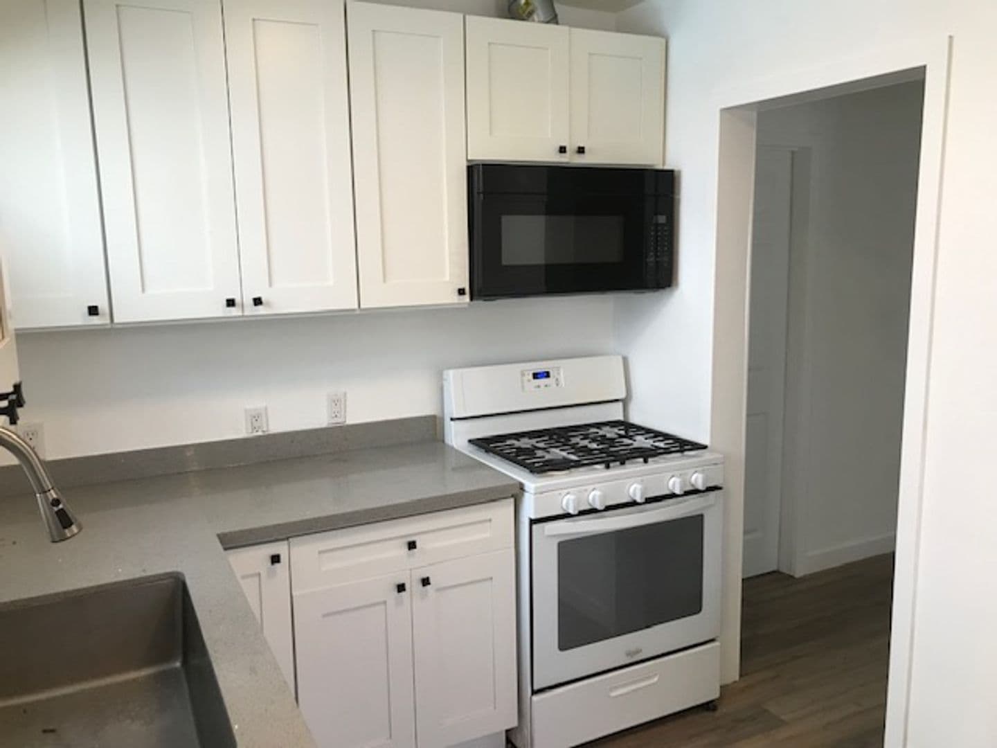 North Hollywood Apartment: 6932-6934 Agnes Avenue