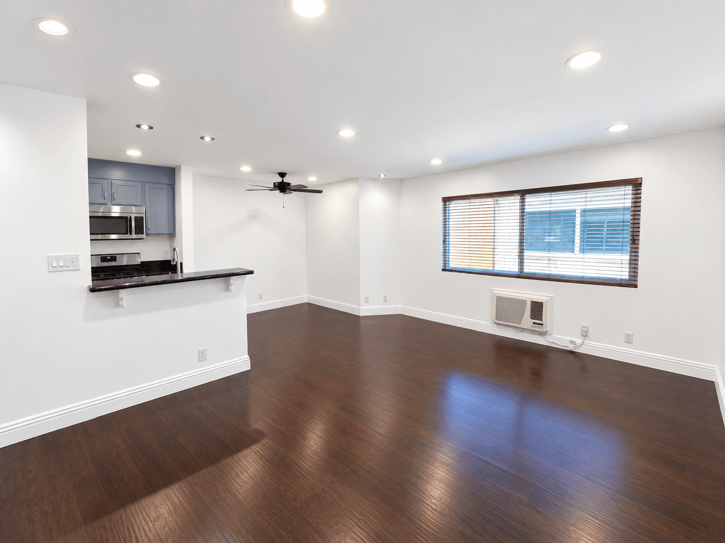 North Hollywood Apartment: 5513 Fulcher Avenue
