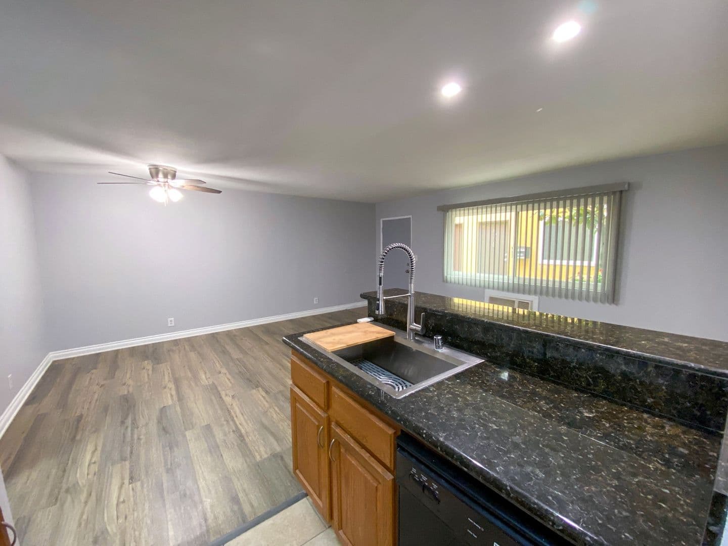 North Hollywood Apartment: 5513 Fulcher Avenue