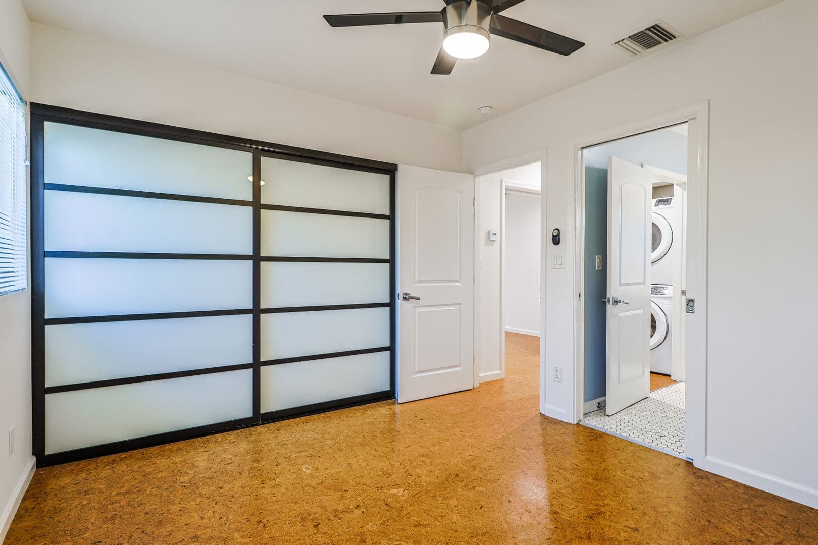 Burbank Apartment: 254-256 W. Tujunga Avenue