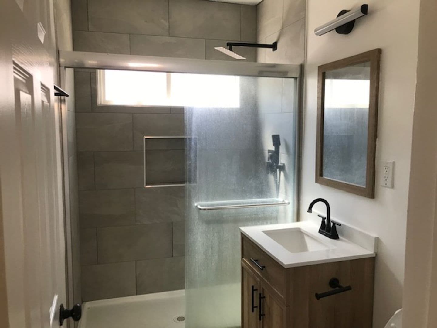 North Hollywood Apartment: 6932-6934 Agnes Avenue