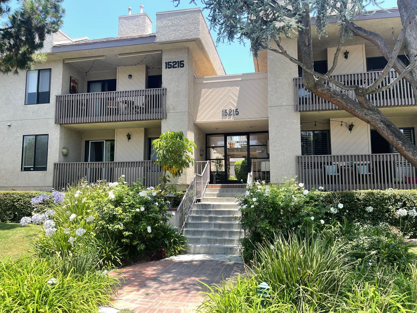 Sherman Oaks House: 15215 Magnolia Blvd. #118