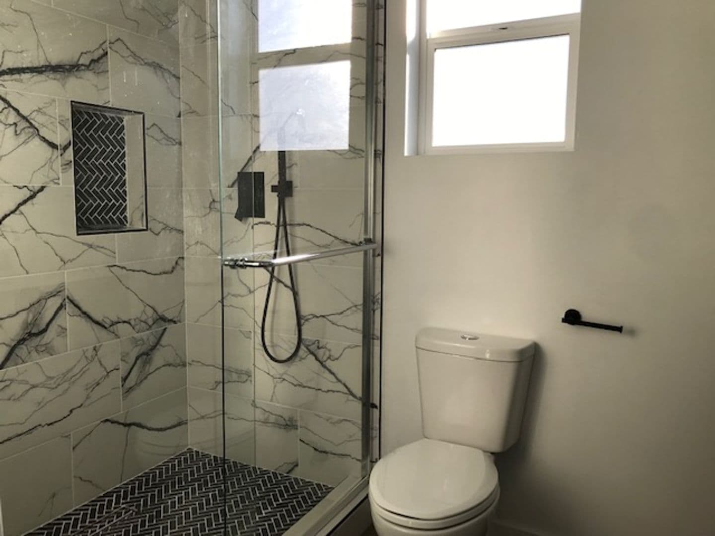 San Fernando Apartment: 710 Hollister Street