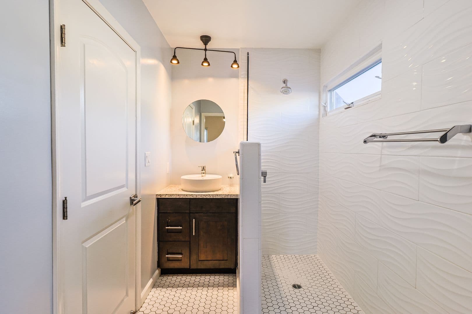 Burbank Apartment: 254-256 W. Tujunga Avenue