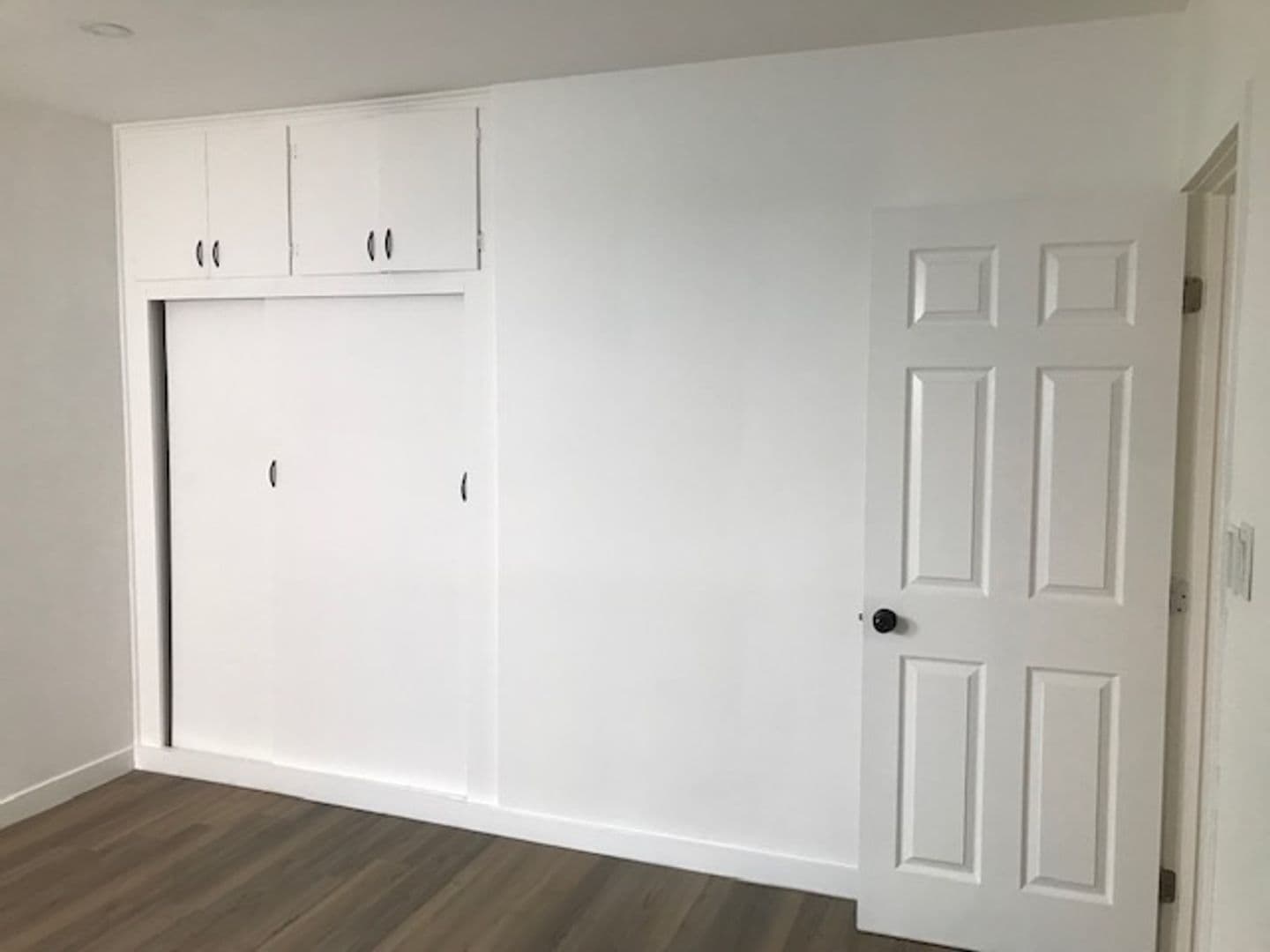 North Hollywood Apartment: 6932-6934 Agnes Avenue