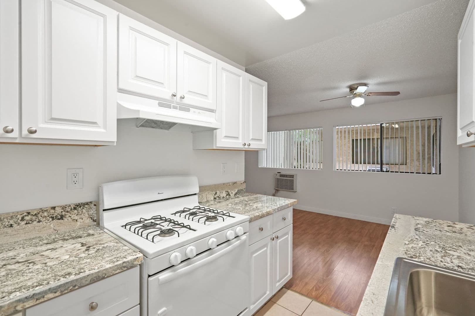 North Hollywood Apartment: 12603 Oxnard Street