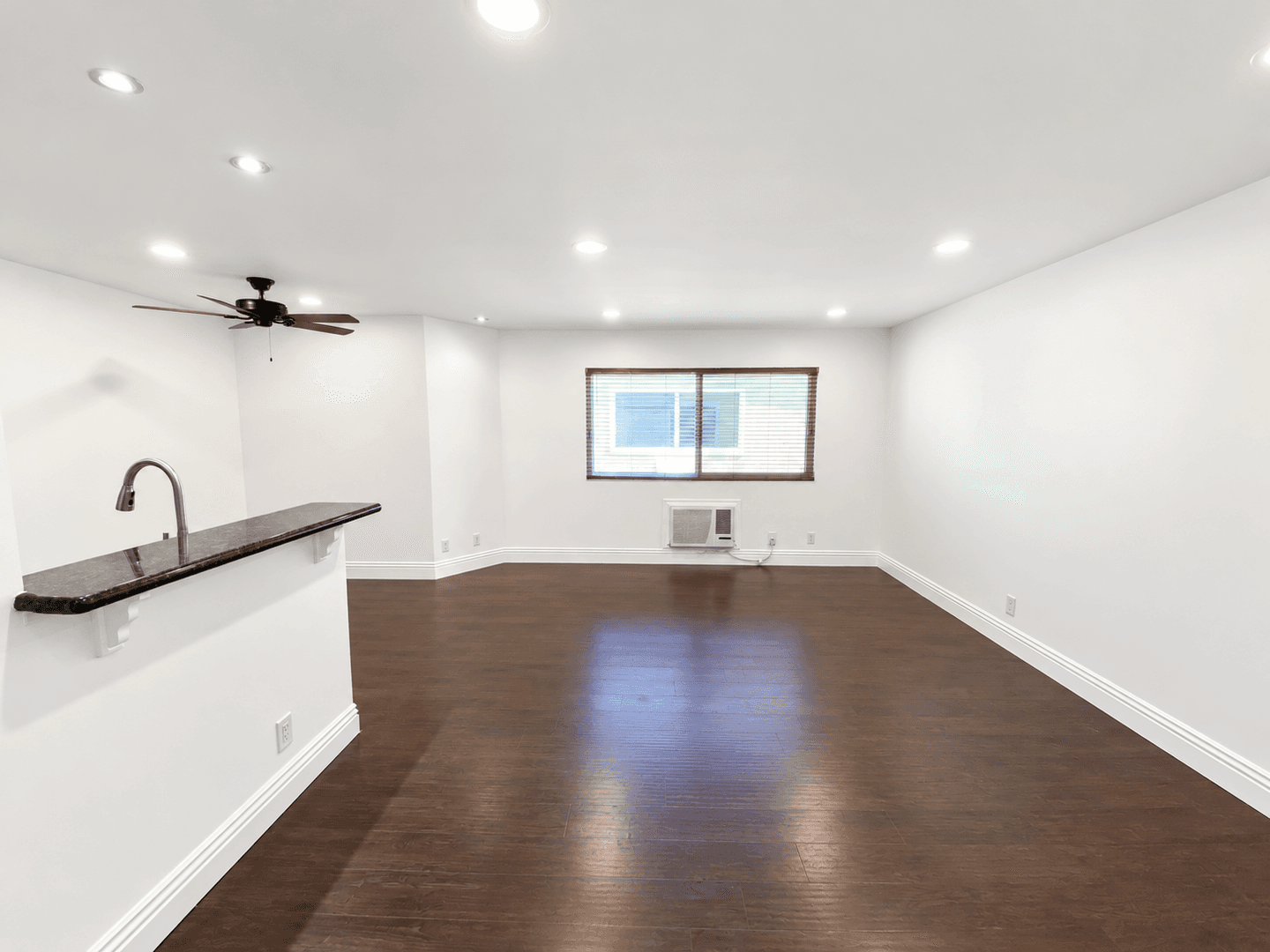 North Hollywood Apartment: 5513 Fulcher Avenue