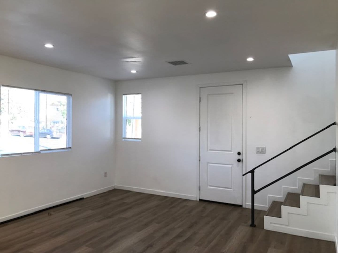 San Fernando Apartment: 710 Hollister Street