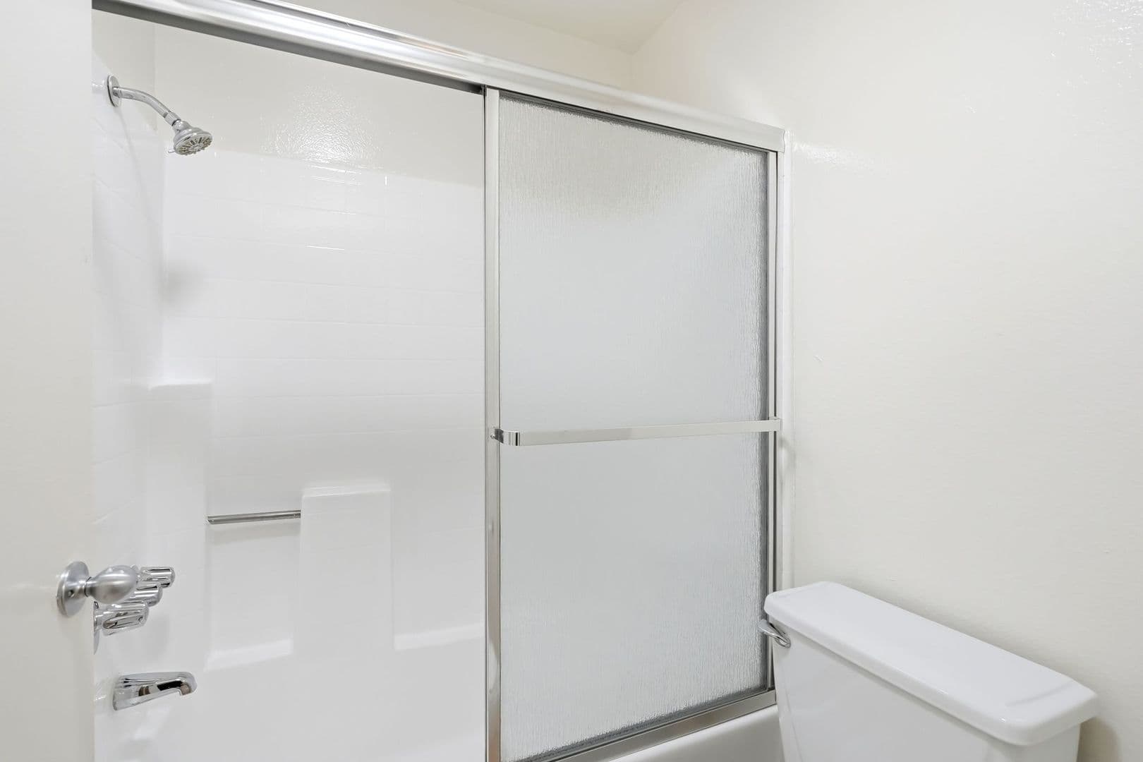 North Hollywood Apartment: 10845 Camarillo Street