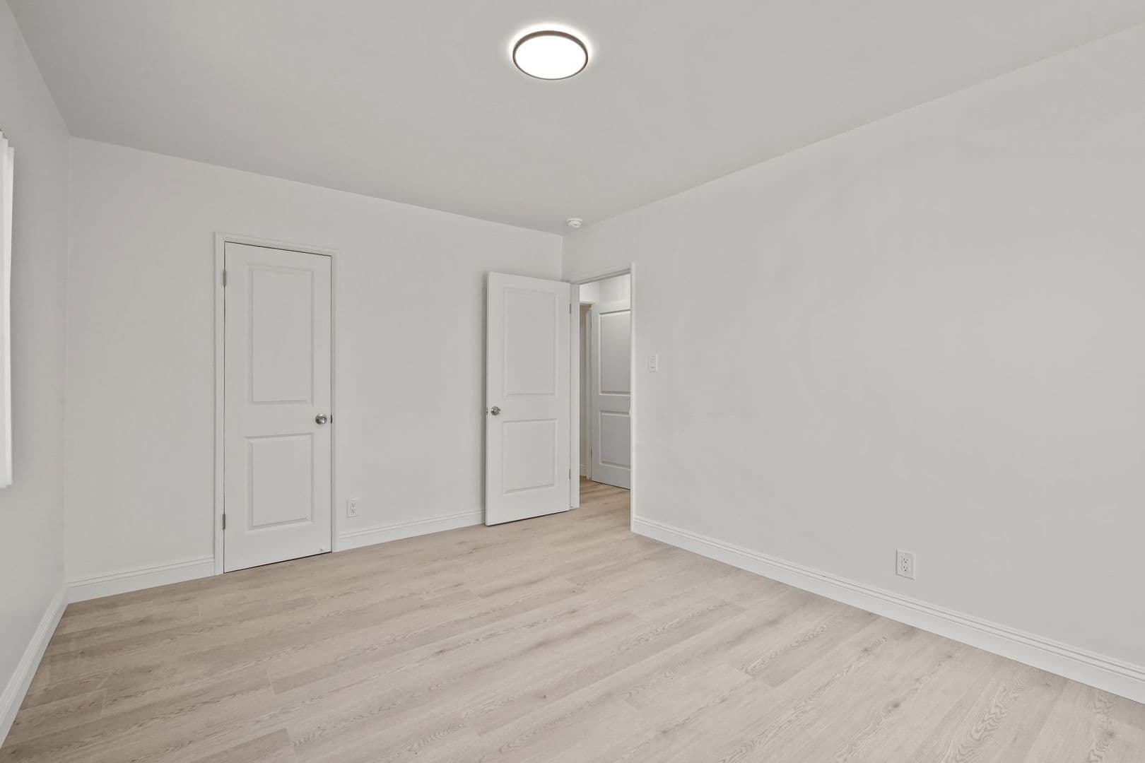 Los Angeles Apartment: 3980-88 Centinela Avenue