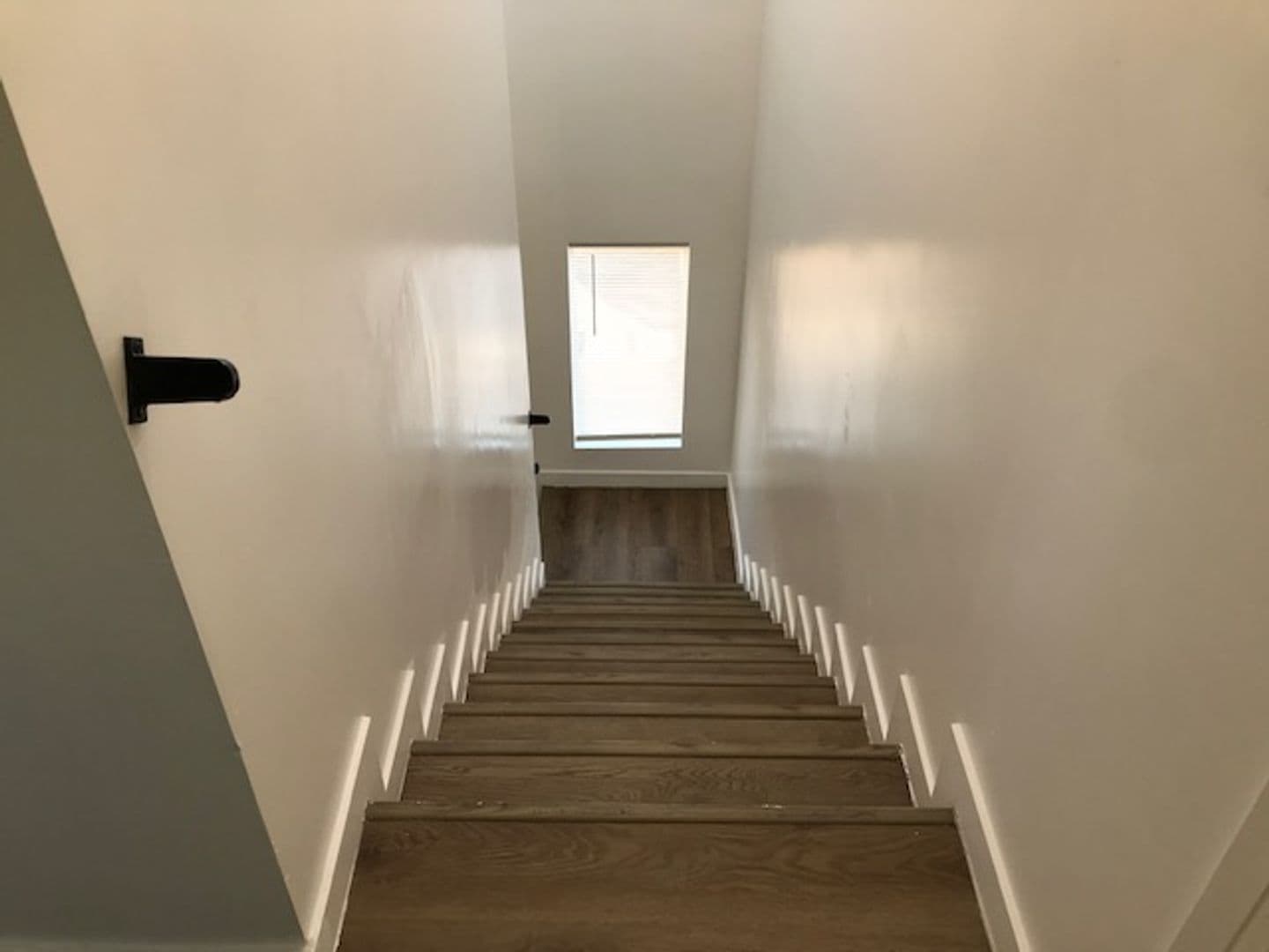 San Fernando Apartment: 710 Hollister Street