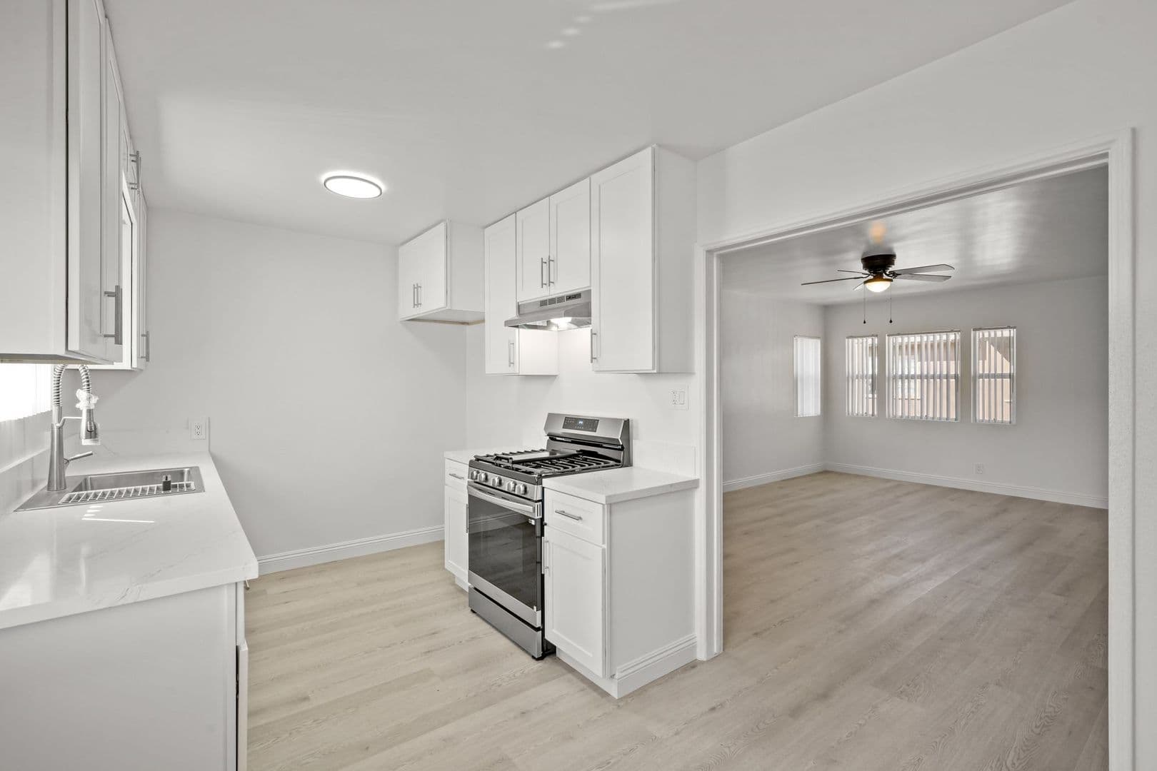 Los Angeles Apartment: 3980-88 Centinela Avenue
