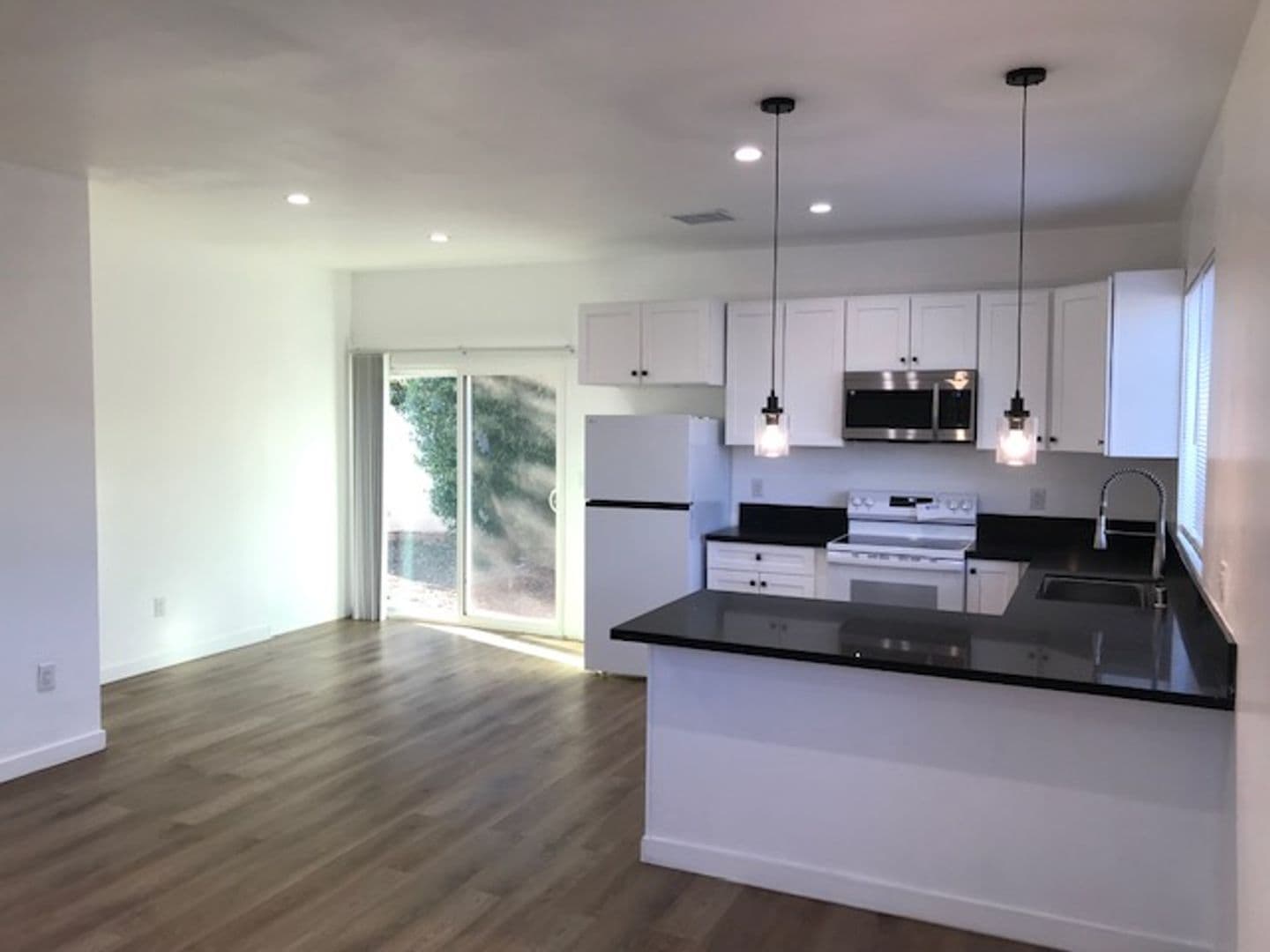 San Fernando Apartment: 710 Hollister Street