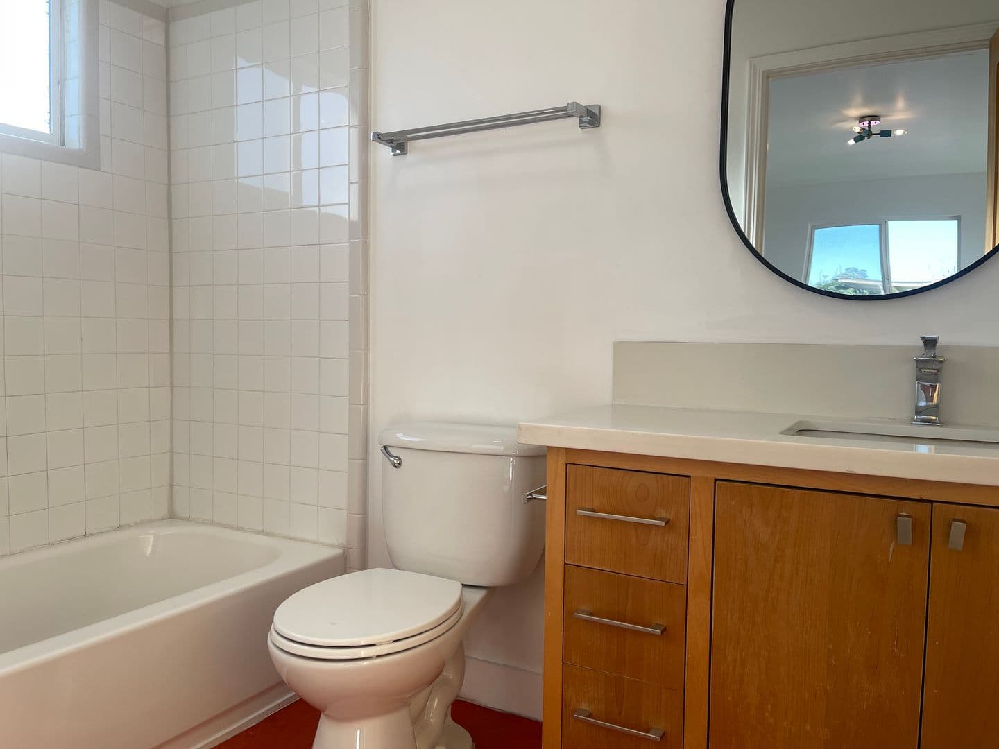 Los Angeles Apartment: 477-479 Nassau Avenue