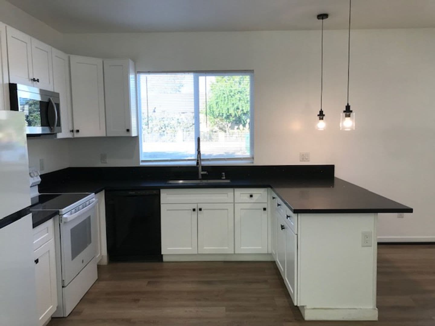 San Fernando Apartment: 710 Hollister Street