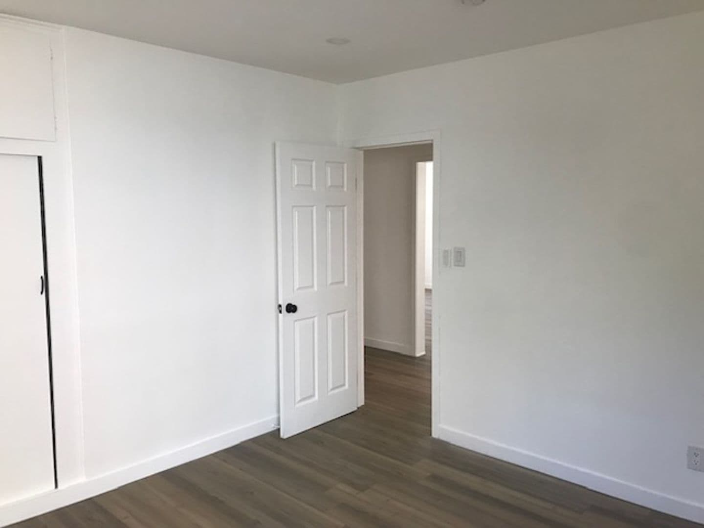 North Hollywood Apartment: 6932-6934 Agnes Avenue