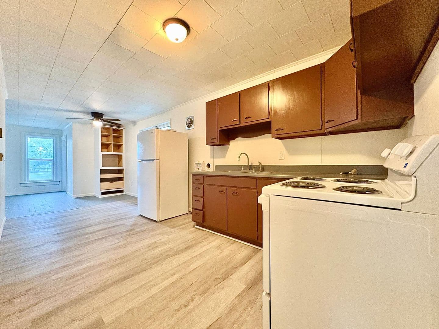 Lakeville Apartment: 123 S. Michigan St.