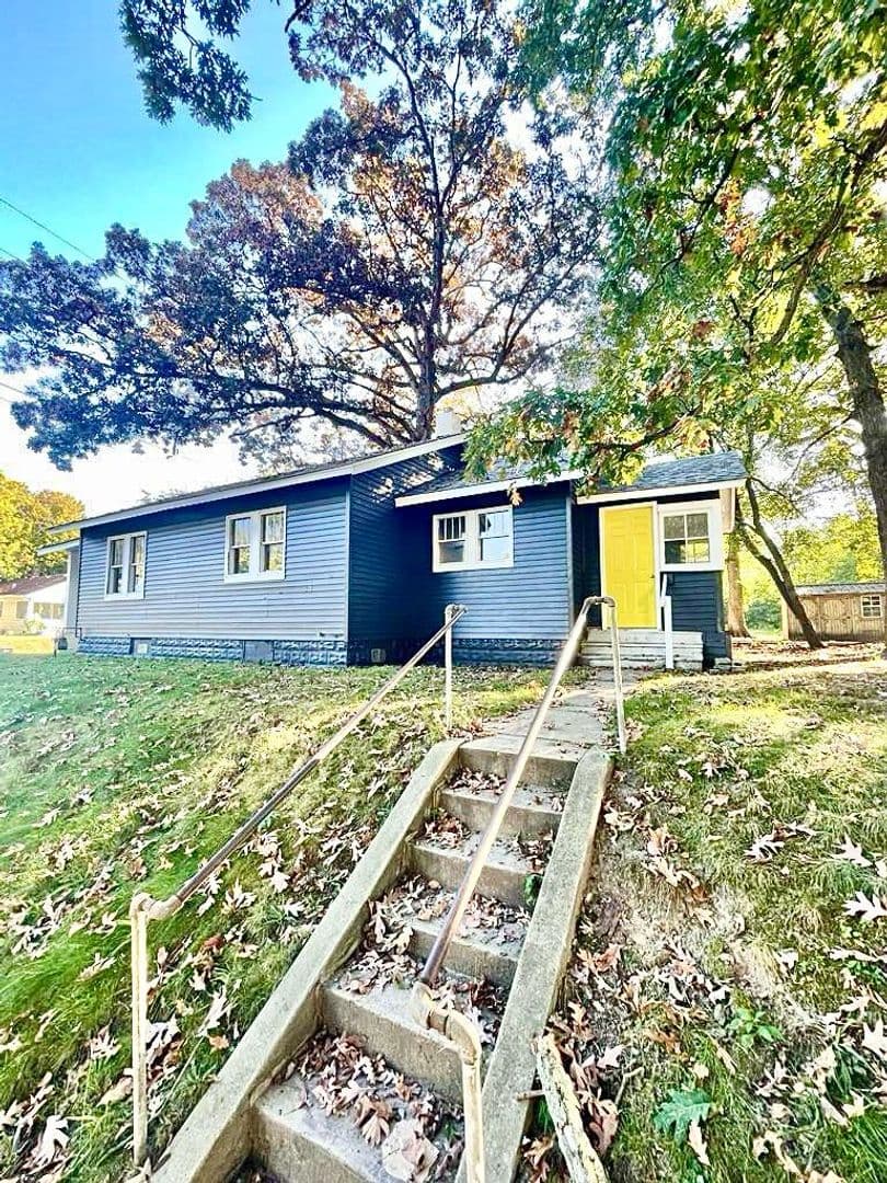 South Bend House: 1822 Elwood Ave