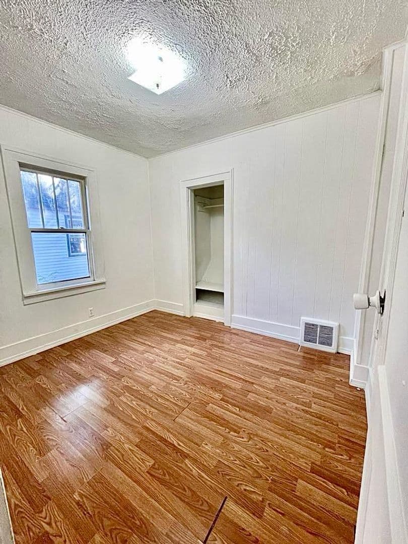 South Bend House: 1822 Elwood Ave