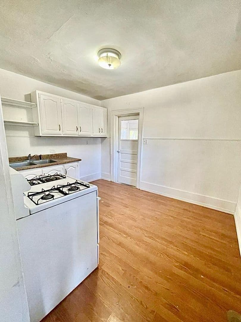 South Bend House: 1822 Elwood Ave