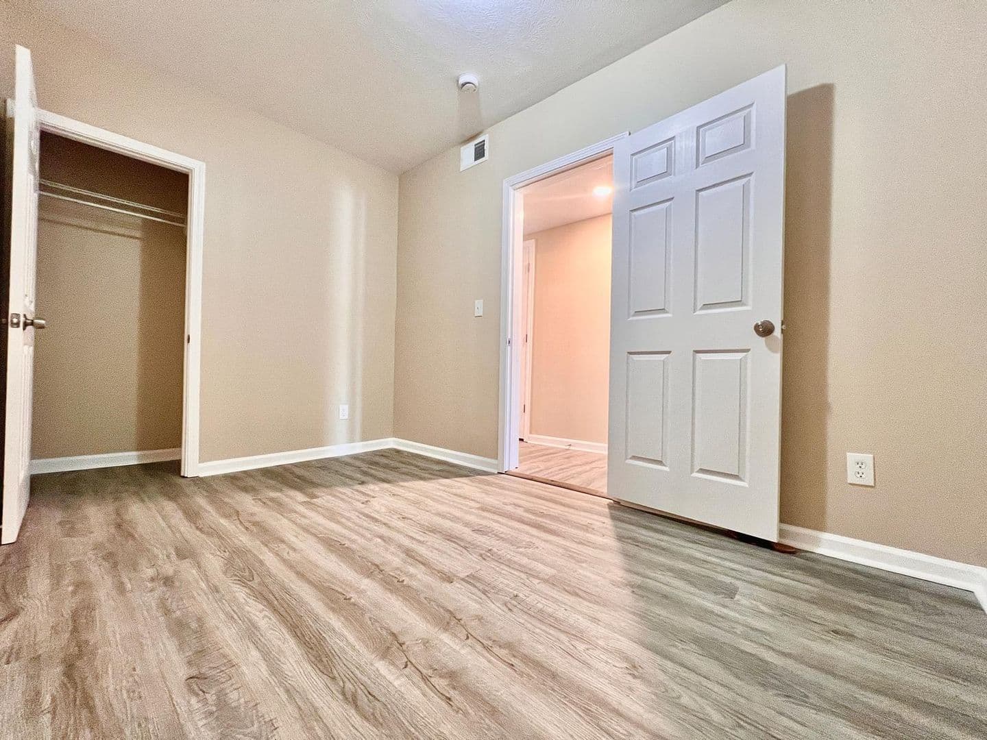 Mishawaka Apartment: 315/319 w 3rd St