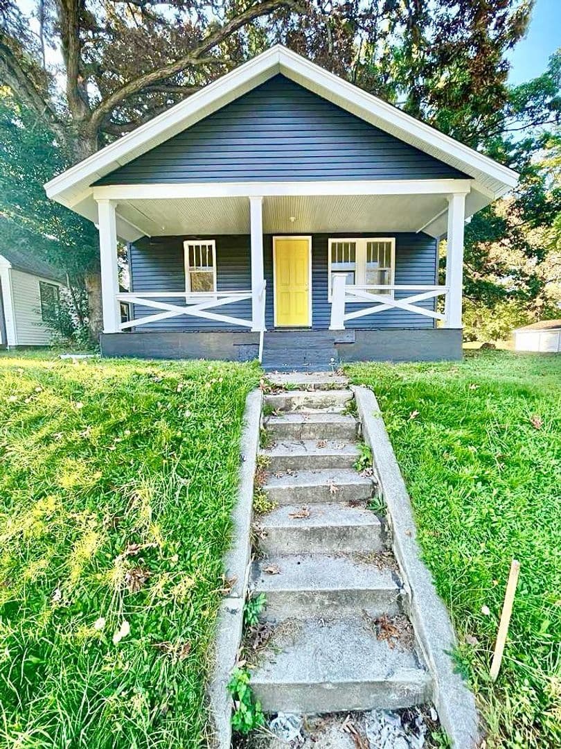 South Bend House: 1822 Elwood Ave