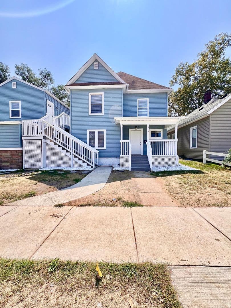 Mishawaka Apartment: 315/319 w 3rd St