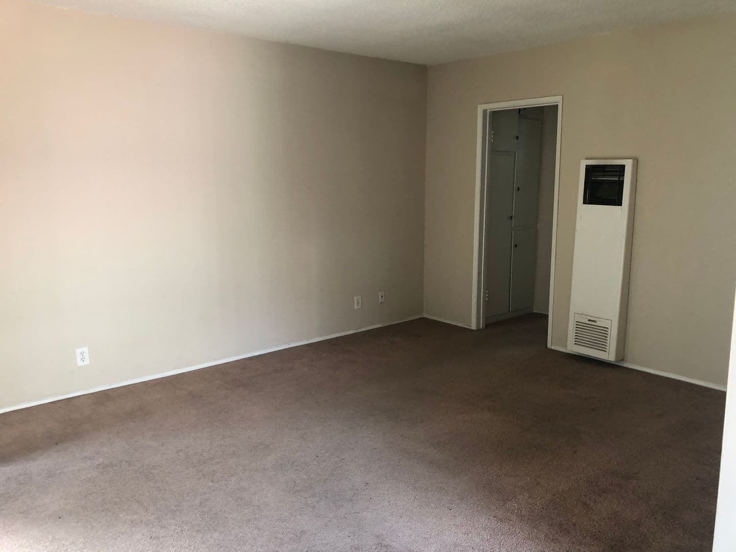 Los Angeles Apartment: 4433-37 Russell Avenue