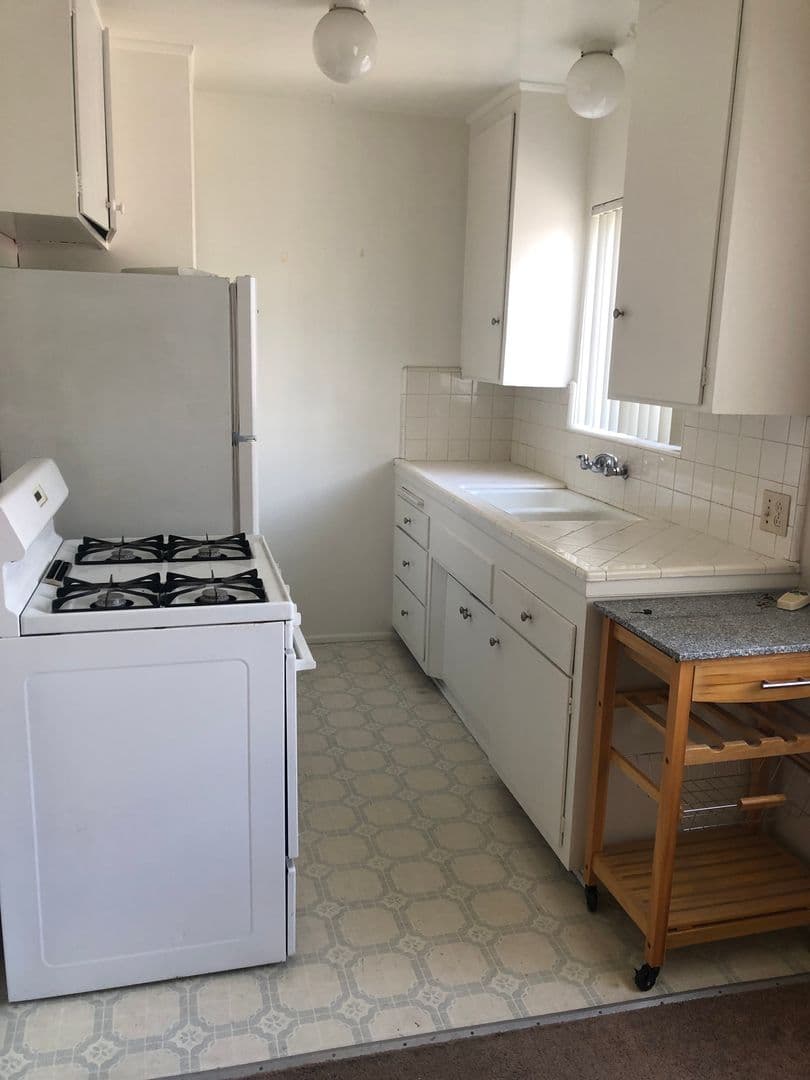 Los Angeles Apartment: 4433-37 Russell Avenue