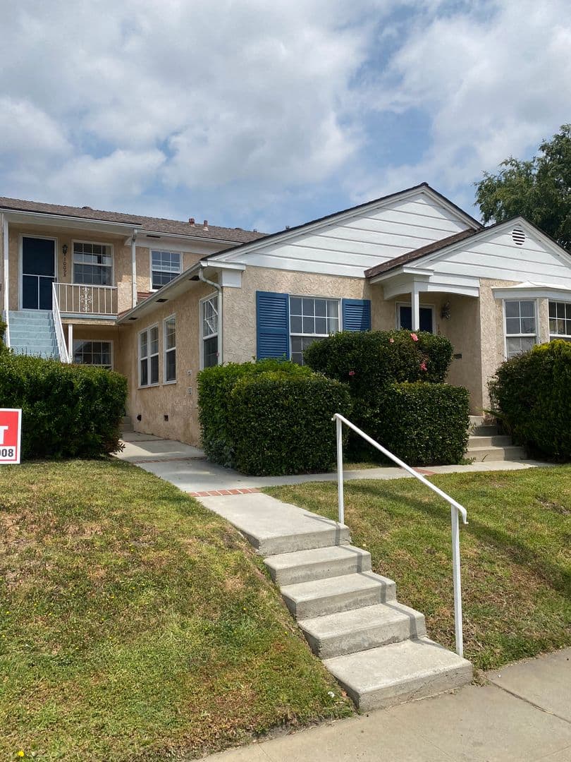 Glendale Apartment: 1007 W.Glenoaks