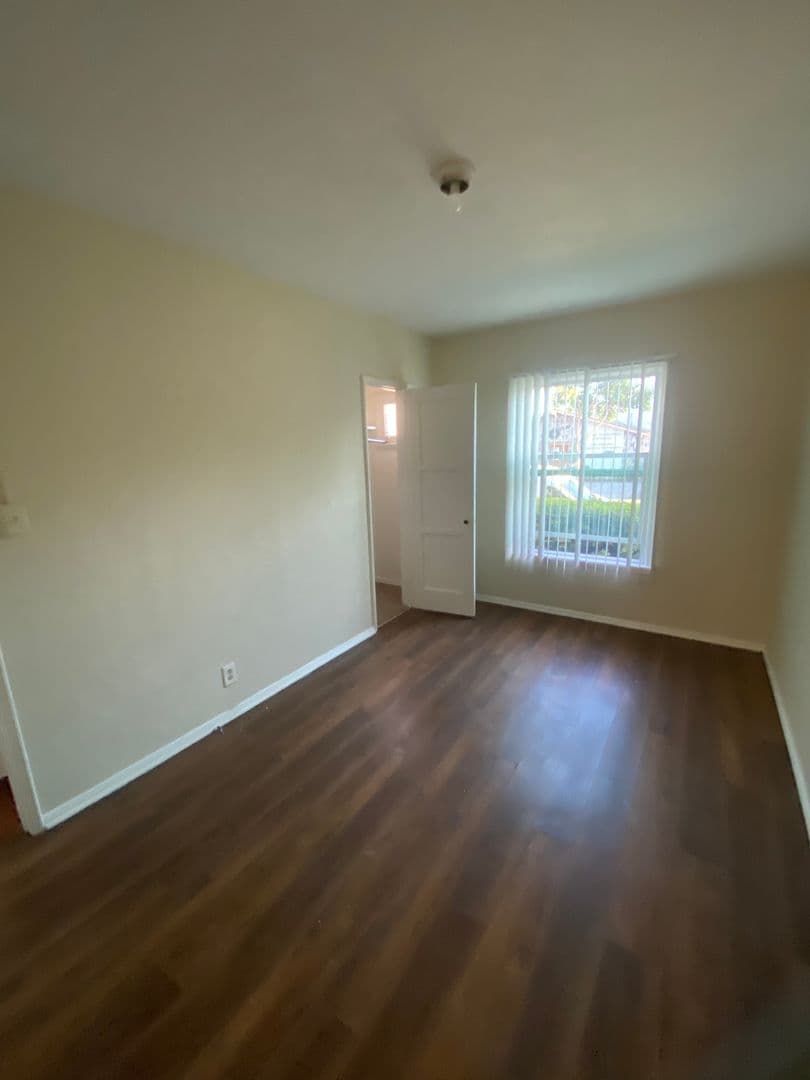 Glendale Apartment: 203 Cypress Ave/1265 Orange