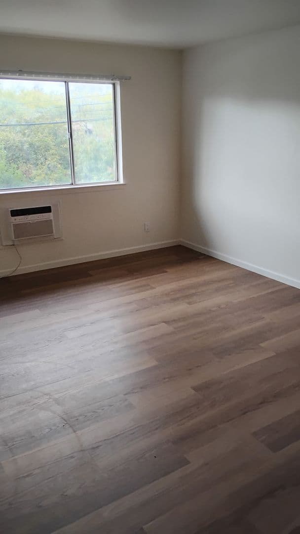Rancho Cordova Apartment: 10442 Coloma Rd.