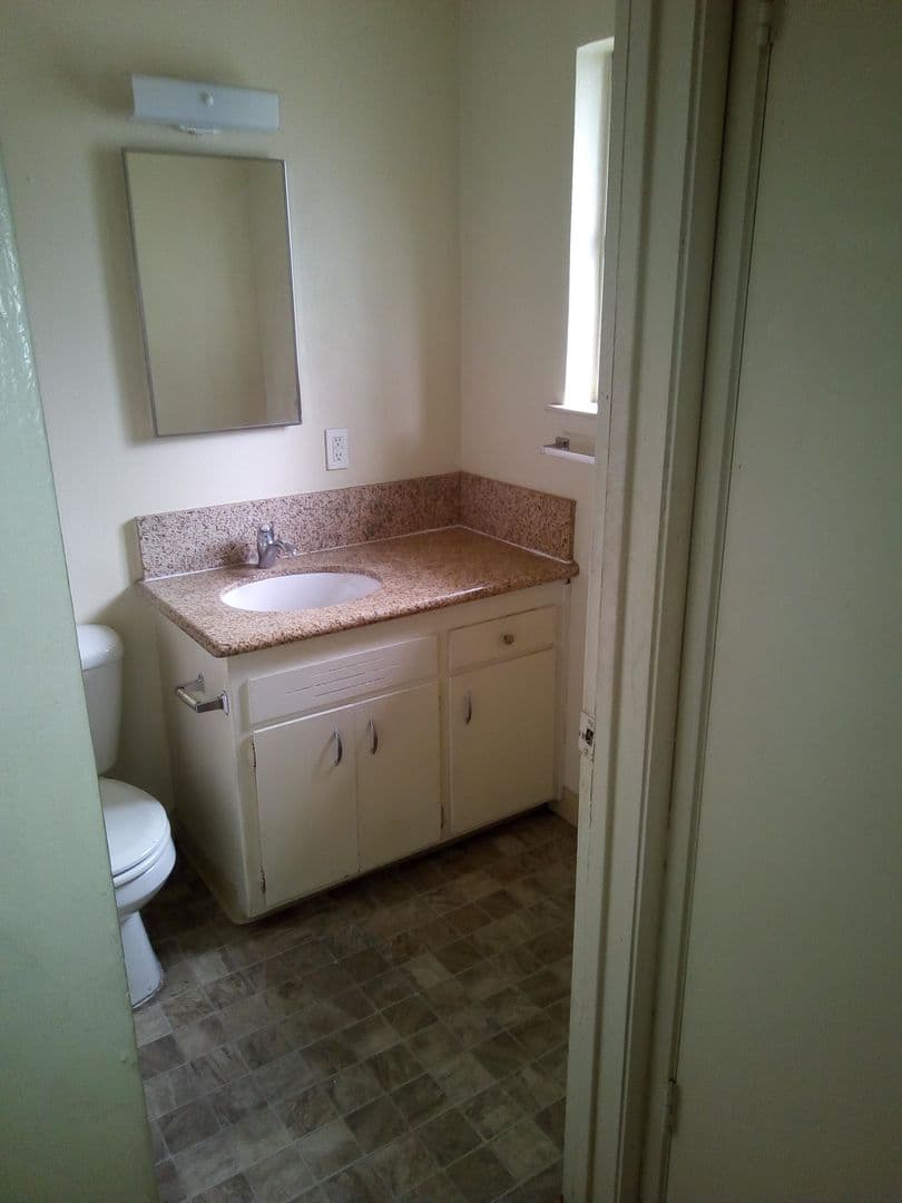 Rancho Cordova Apartment: 10442 Coloma Rd.