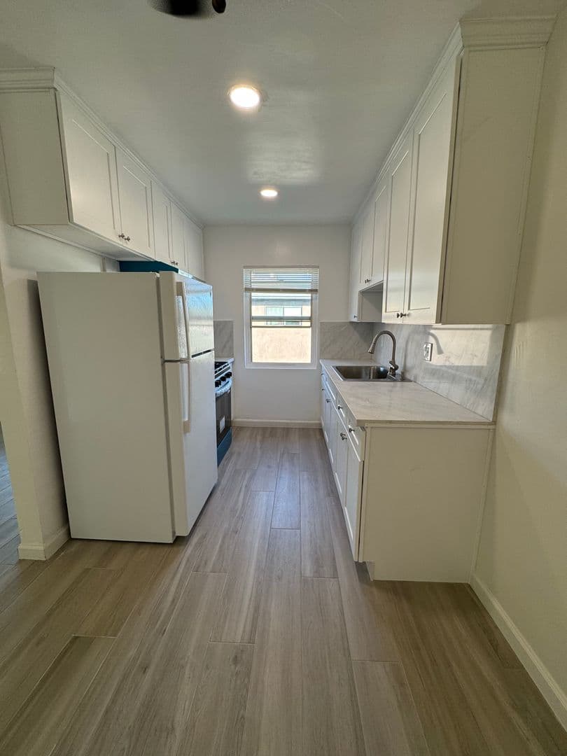 Fullerton Apartment: 1316 W Valencia Drive