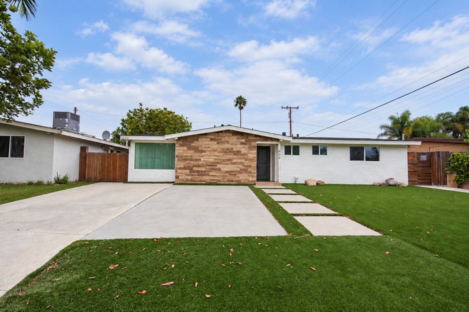 Costa Mesa House: 660 Beach Street