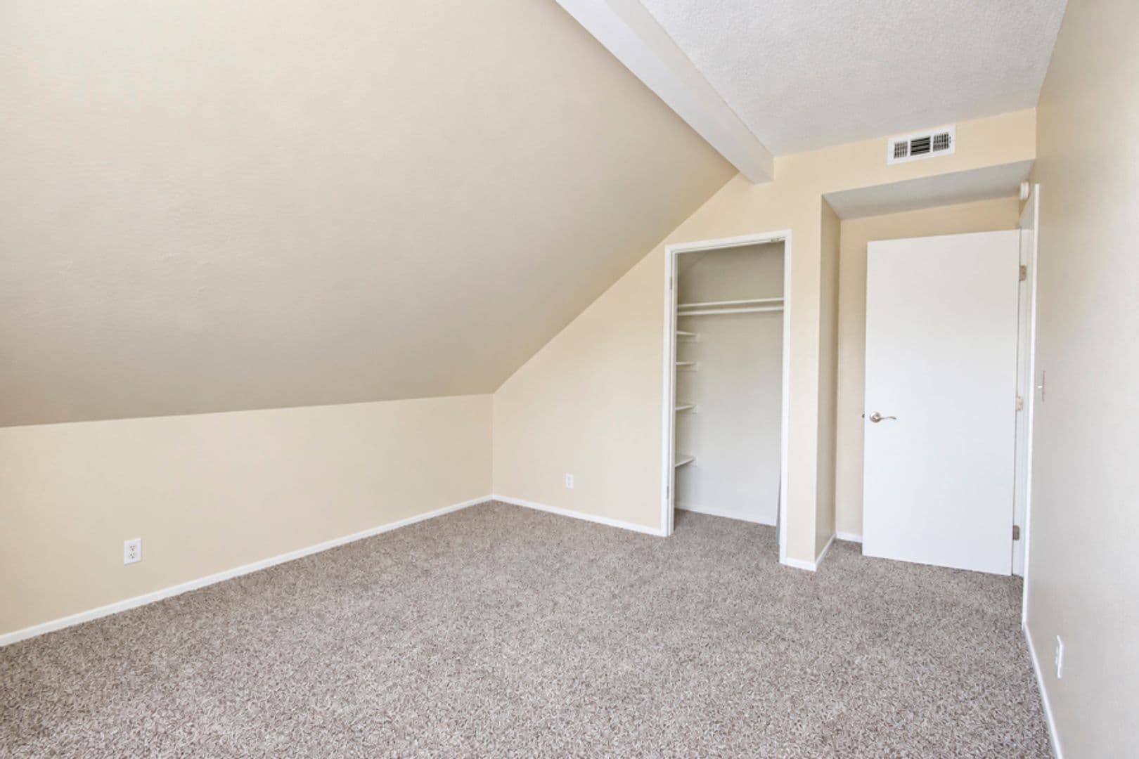 Huntington Beach House: 21651 Branta Circle