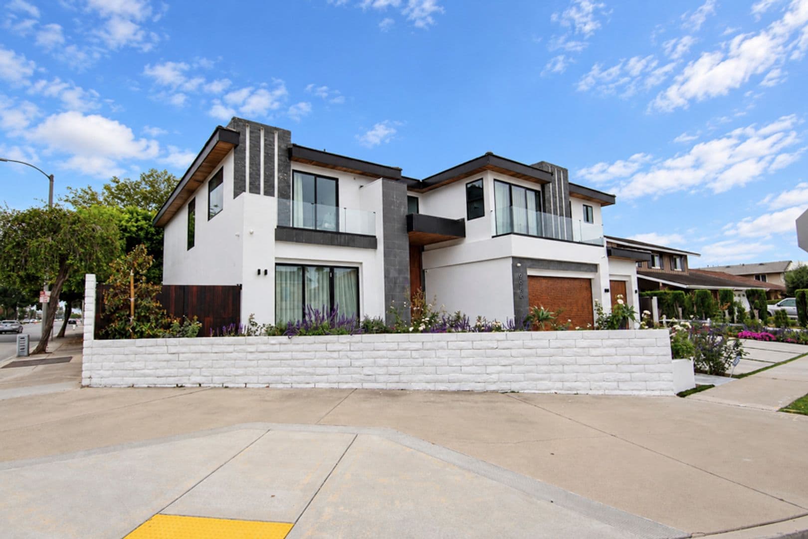 Fountain Valley House: 9984 Petunia Avenue