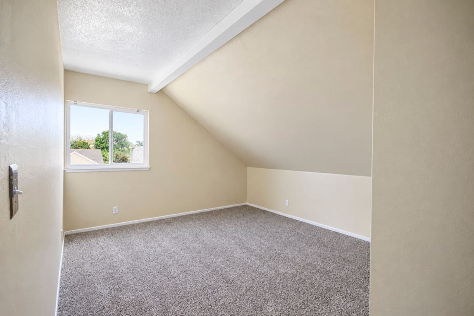 Huntington Beach House: 21651 Branta Circle