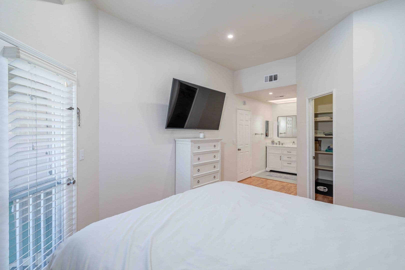 Anaheim Condo: 1861 W. Falmouth  Avenue #61
