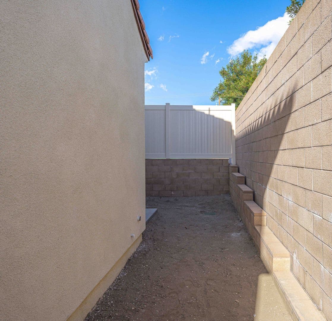 Upland House: 466 Meyer Place