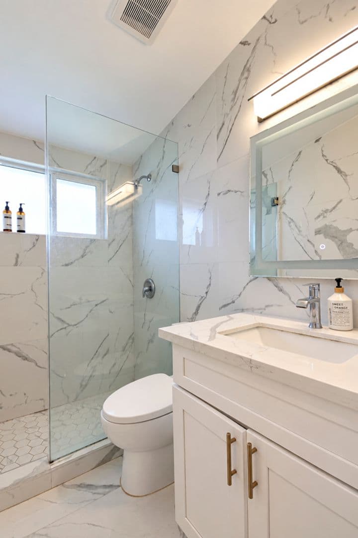 Costa Mesa House: 660 Beach Street