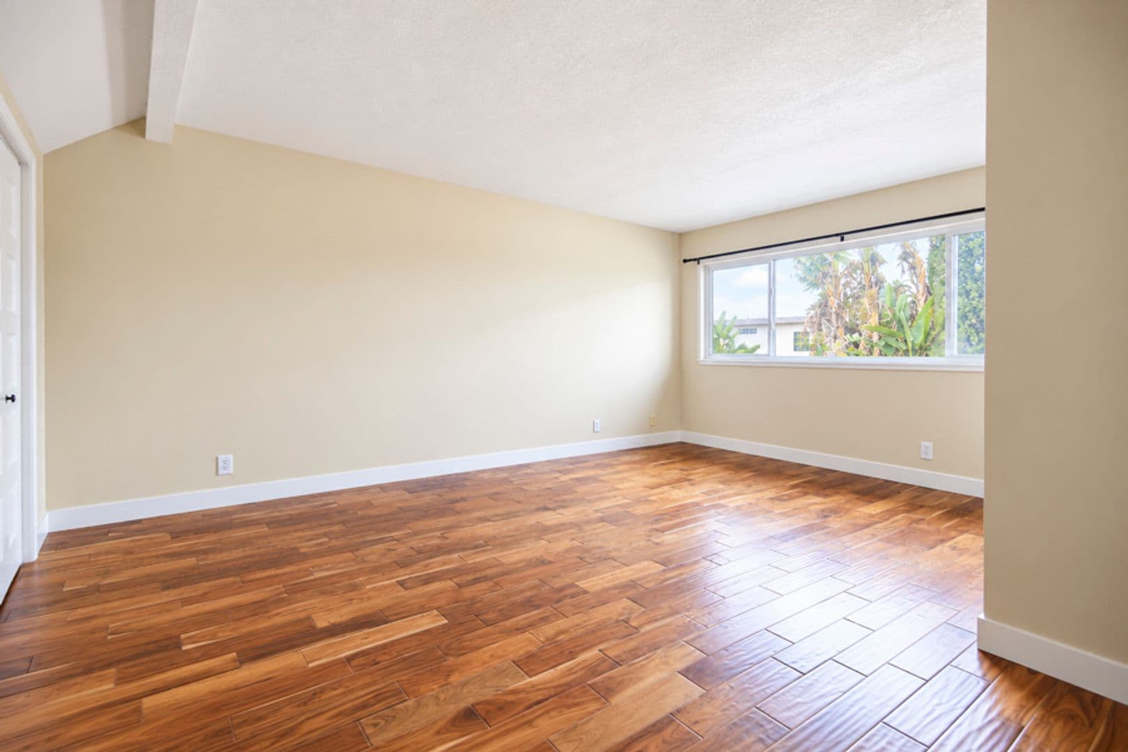 Huntington Beach House: 21651 Branta Circle