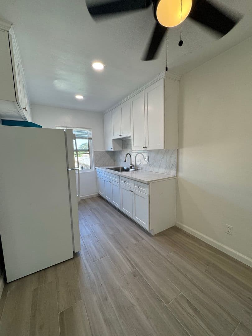Fullerton Apartment: 1316 W Valencia Drive