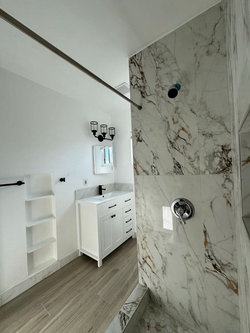 Fullerton Apartment: 1316 W Valencia Drive