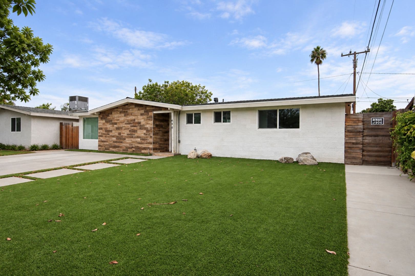 Costa Mesa House: 660 Beach Street