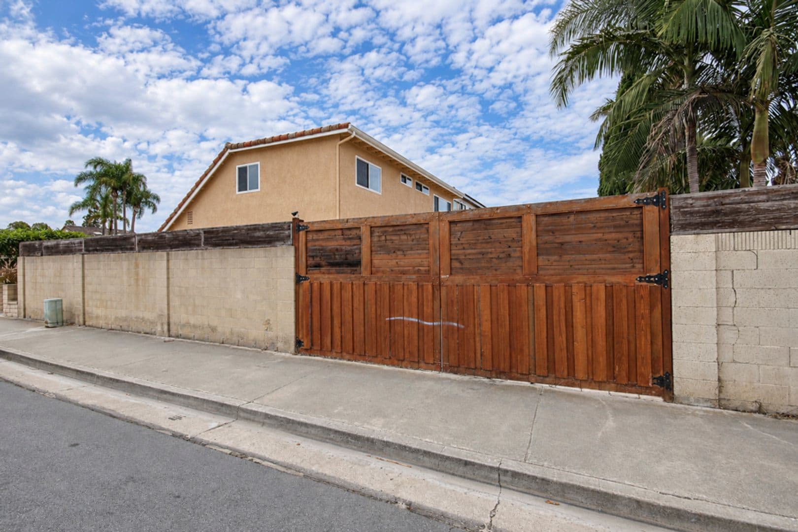 Huntington Beach House: 21651 Branta Circle