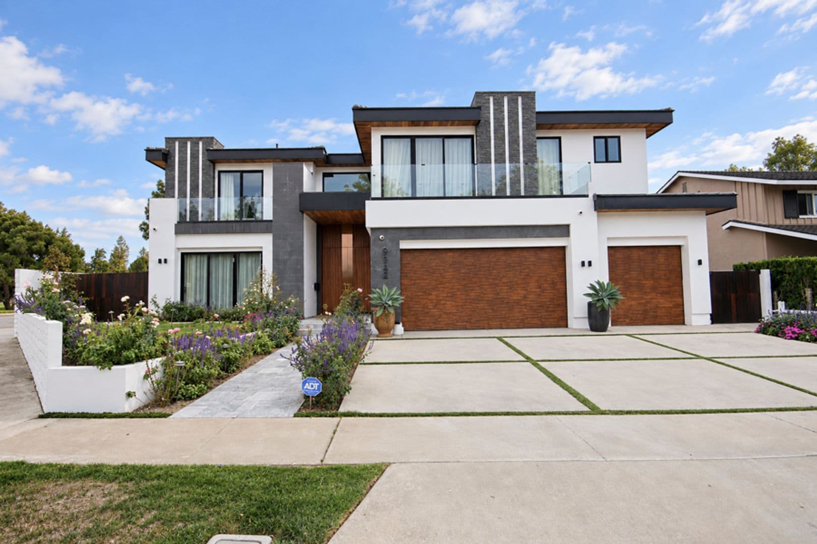 Fountain Valley House: 9984 Petunia Avenue